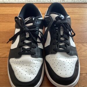Nike Men’s Black and White Low-Top Sneakers